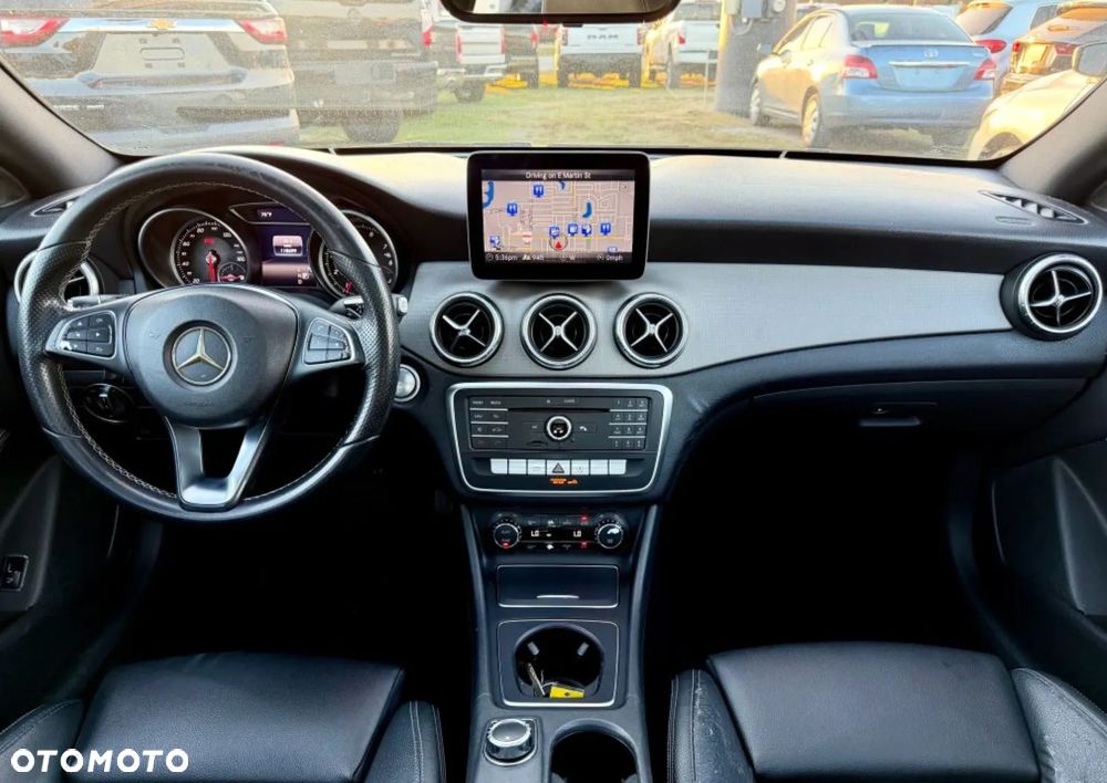 Mercedes-Benz CLA 250 4Matic 7G-DCT - 12