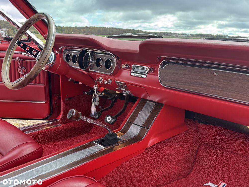 Ford Mustang - 23