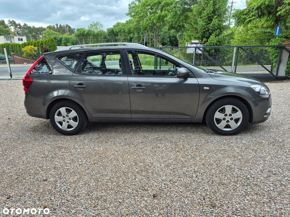 Kia Ceed 1.4 CVVT Dream-Team Edition - 3