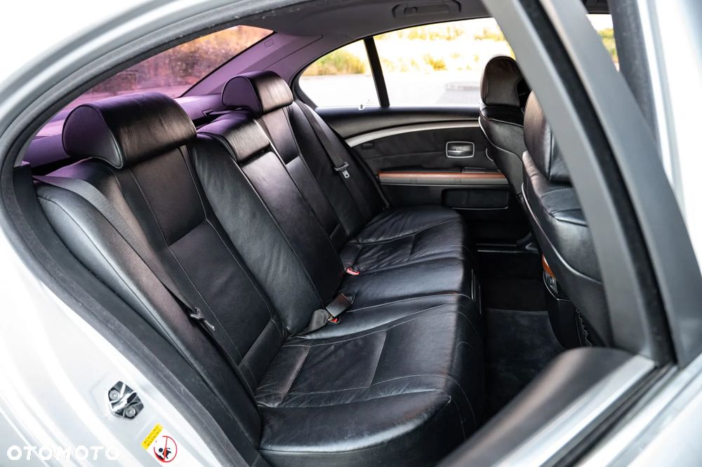 BMW Seria 7 735i - 9