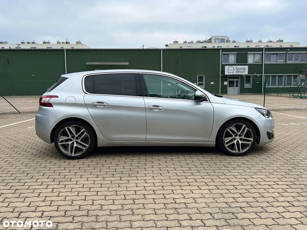 Peugeot 308 - 8