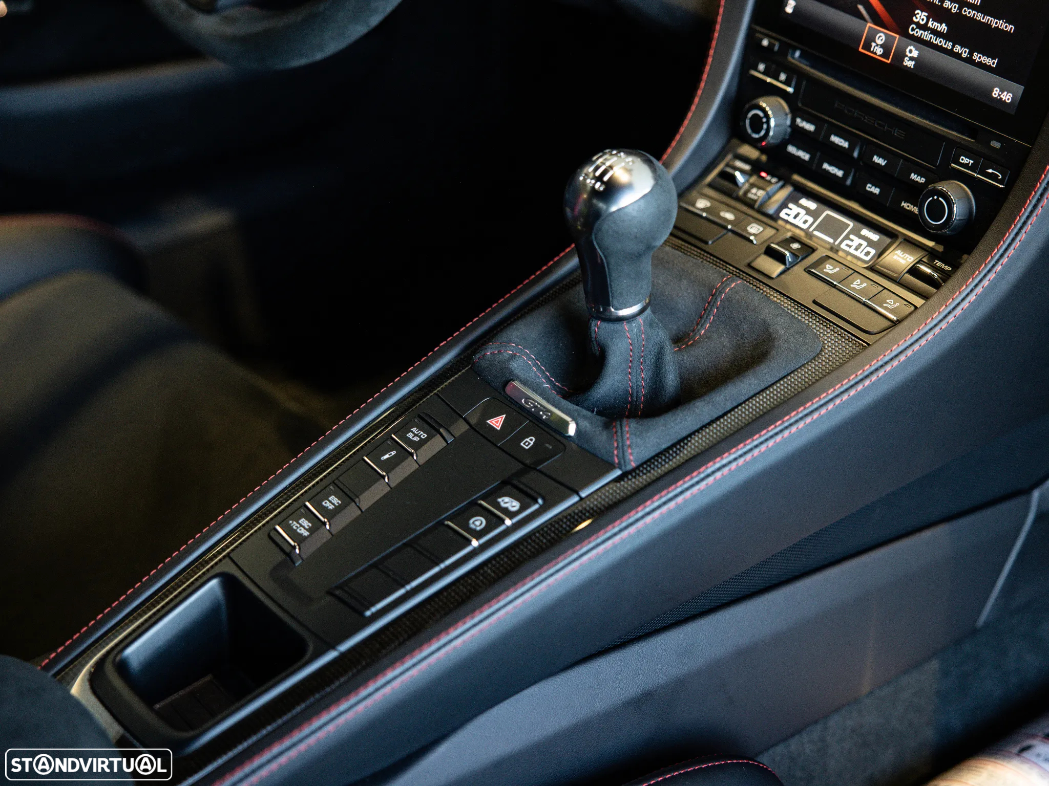 Porsche 718 Cayman GT4 - 46