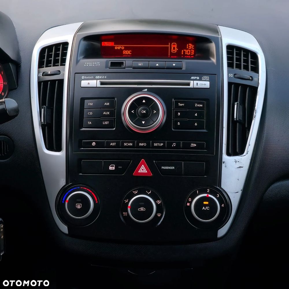 Kia Ceed - 27