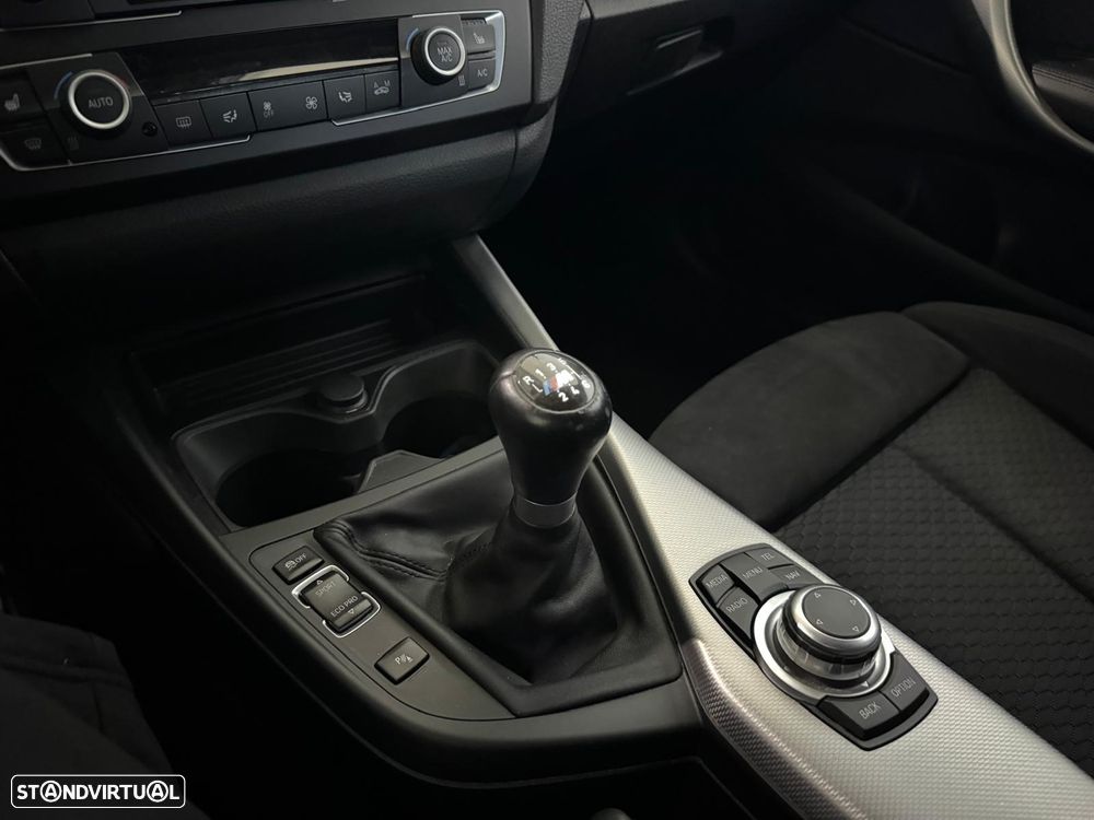 BMW 125 d Pack M - 17