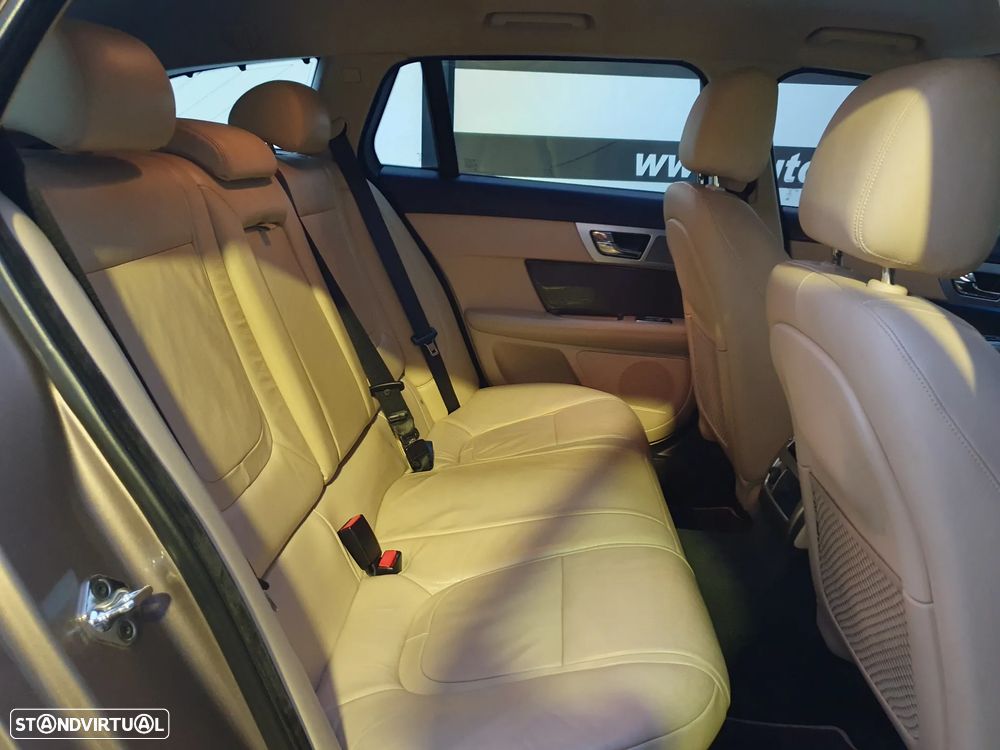 Jaguar XF Sportbrake 2.2 D Premium Luxury - 5