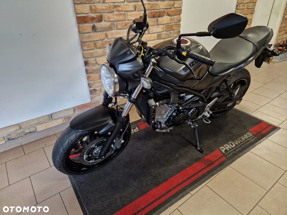 Suzuki SV - 12