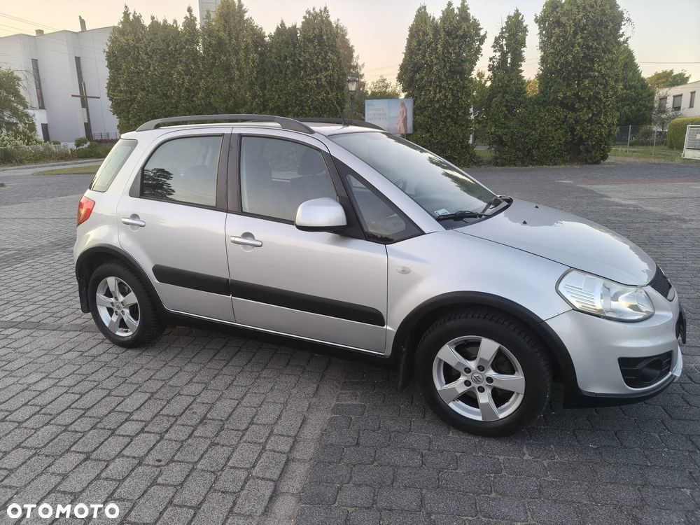 Suzuki SX4 1.6 Comfort Plus - 8