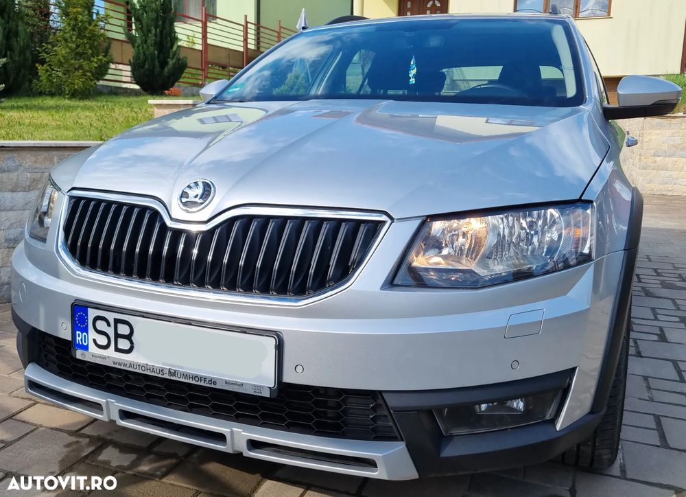 Skoda Octavia Combi Diesel 2.0 TDI 4X4 DSG Scout - 11