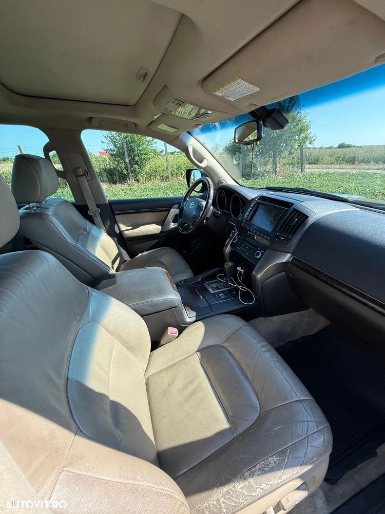 Toyota Land Cruiser V8 4.5 Aut Luxury - 34