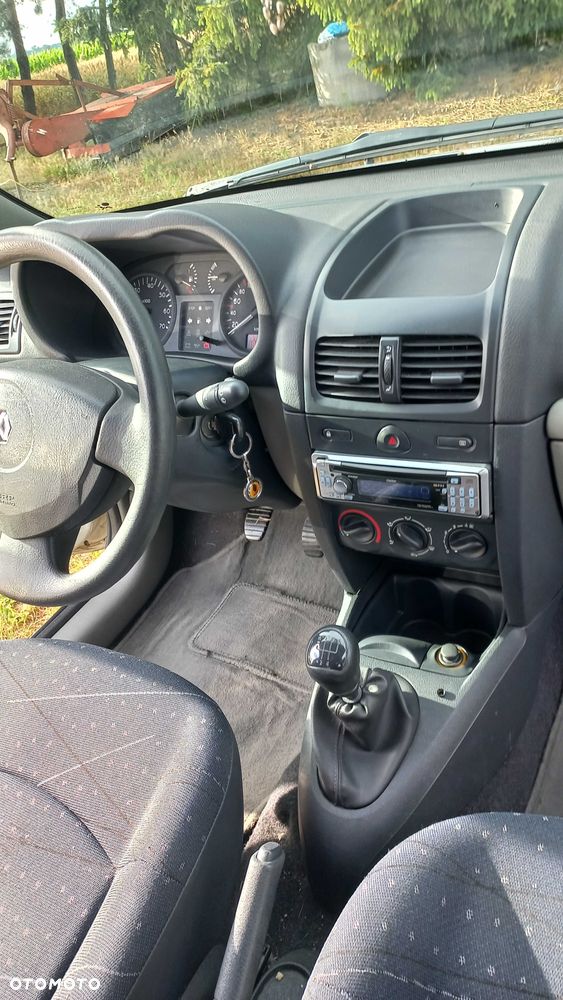 Renault Clio - 6