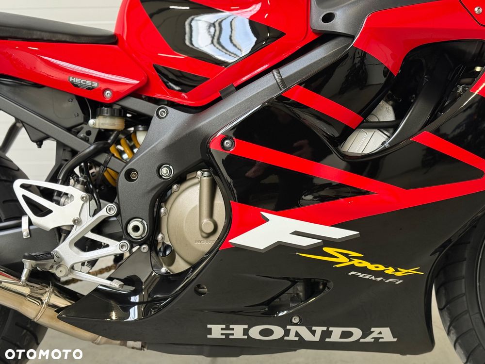 Honda CBR - 13