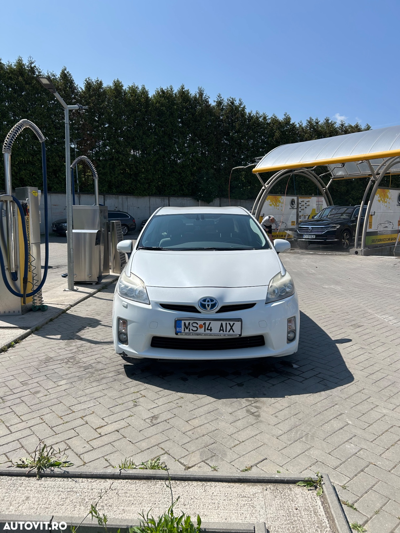 Toyota Prius (Hybrid) Sol - 4