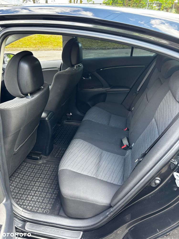 Toyota Avensis - 6