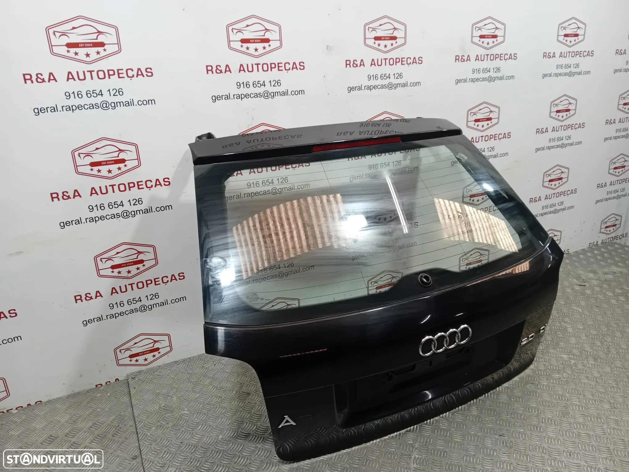 Tampa de Mala Audi A3 8P Original - 3