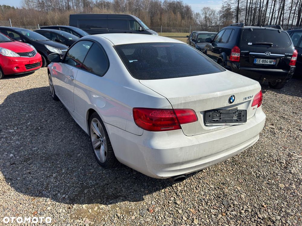 BMW Seria 3 320d - 4