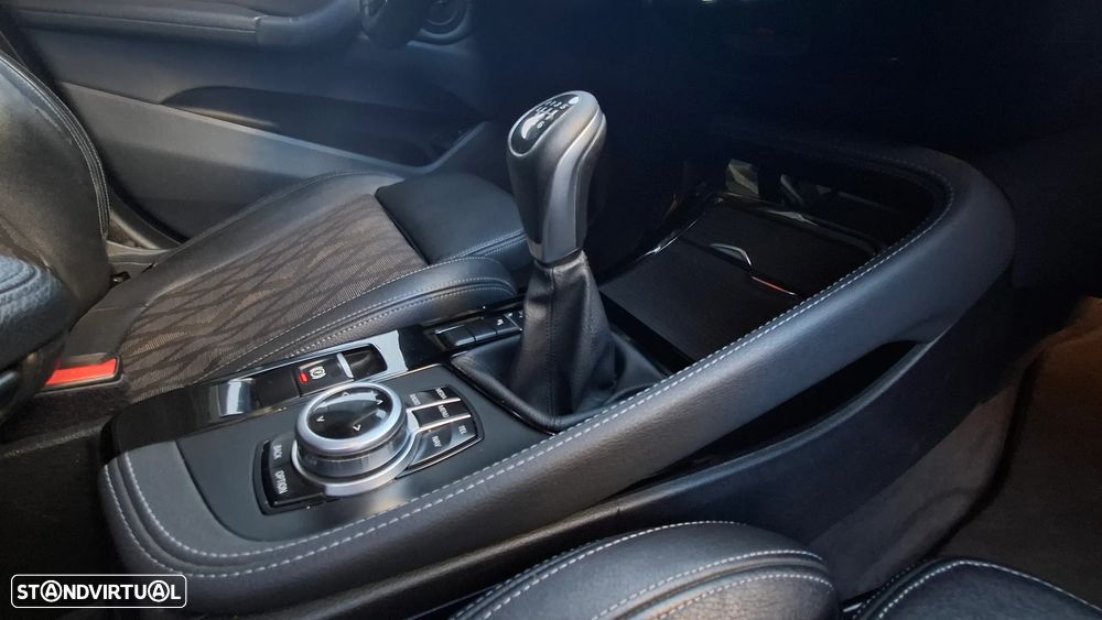 BMW X1 16 d sDrive Line Sport - 33
