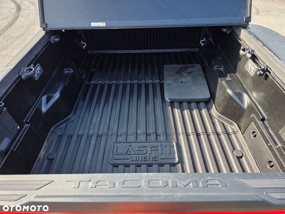 Toyota Tacoma - 12