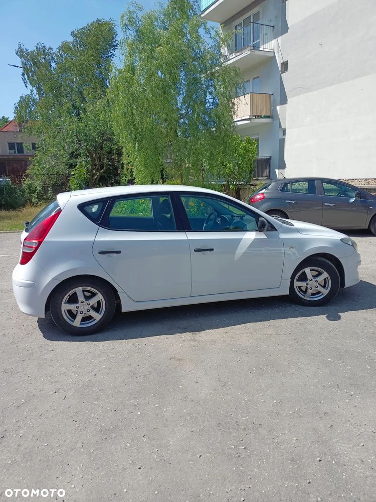 Hyundai i30 1.4 Base + World Cup - 1