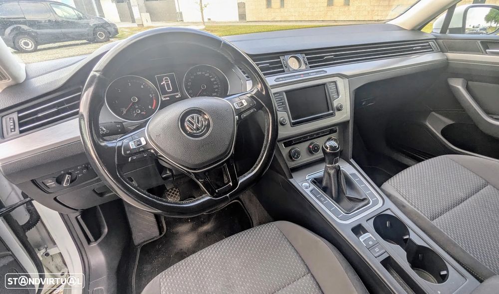 VW Passat Variant 1.6 TDI (BlueMotion ) Trendline - 17