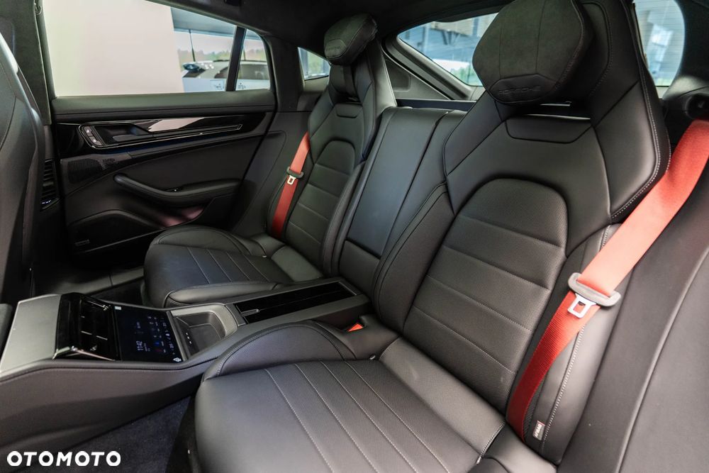 Porsche Panamera GTS - 15