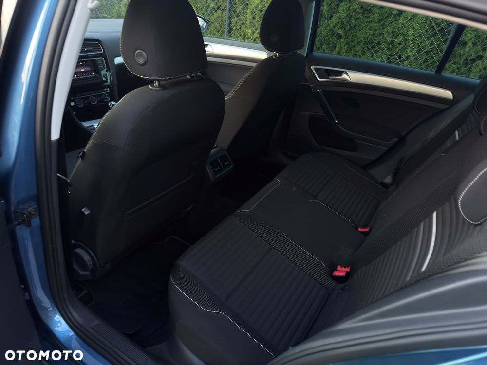 Volkswagen Golf - 11