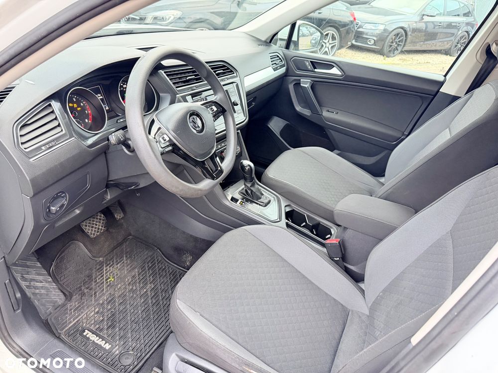 Volkswagen Tiguan - 9