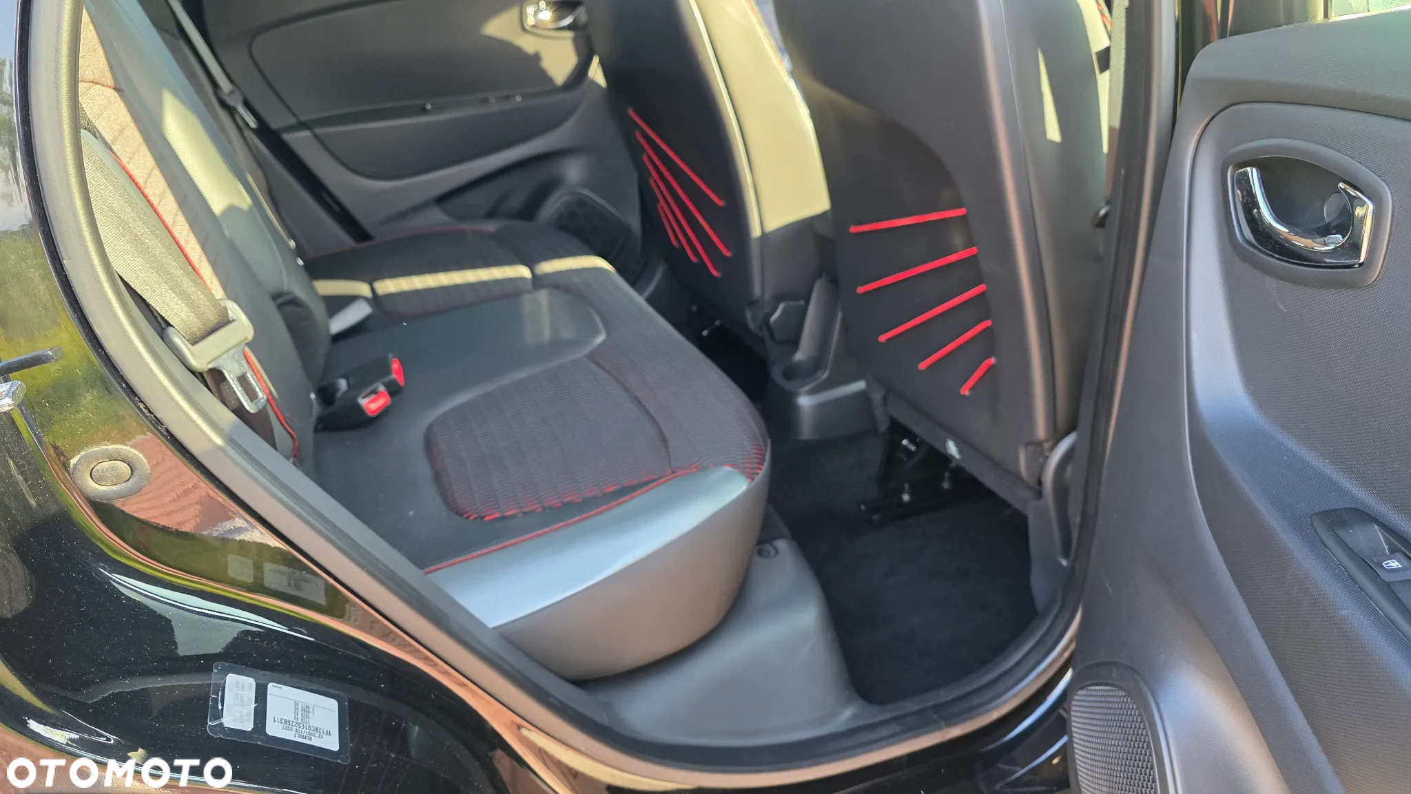 Renault Captur 1.2 TCe Helly Hansen EDC - 7