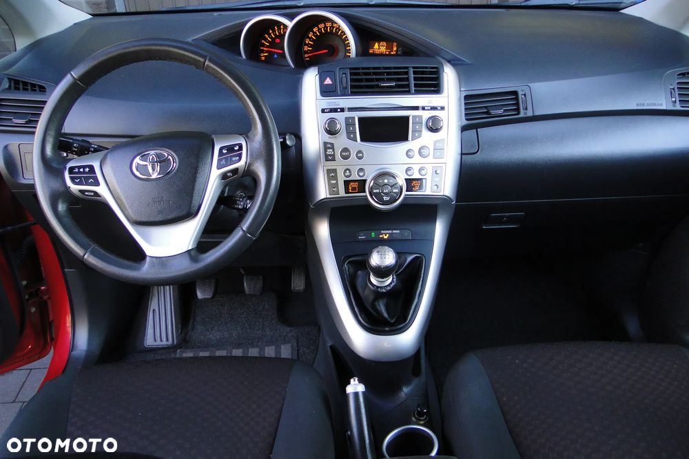 Toyota Verso 1.8 Premium 7os - 10