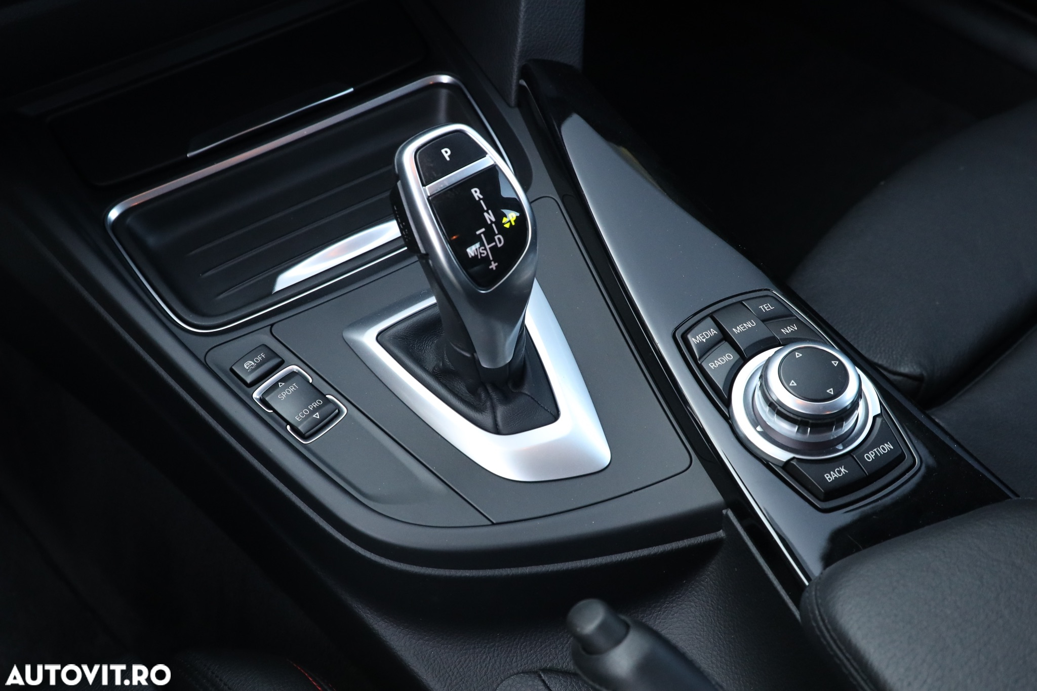 BMW Seria 3 320i Aut. Sport Line - 26