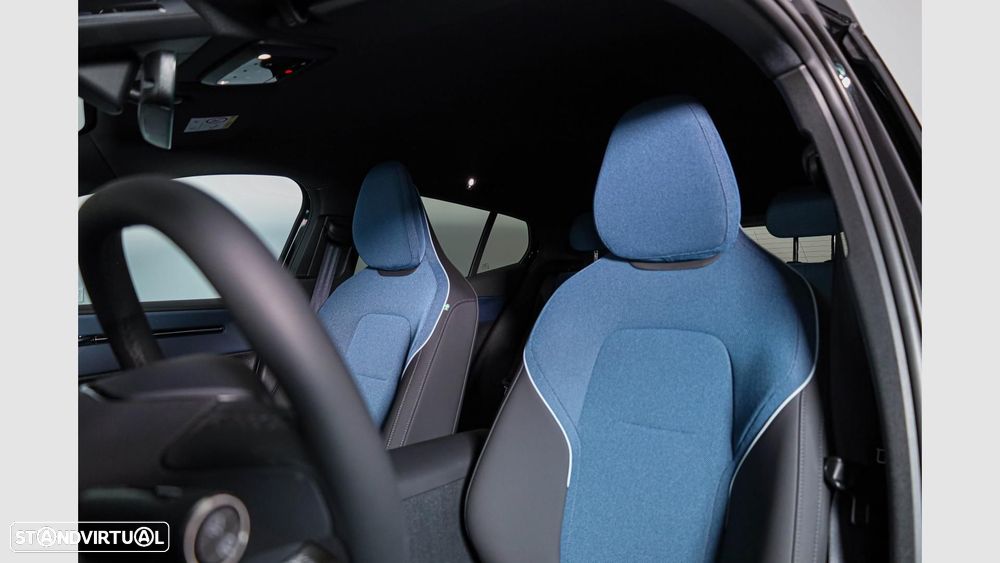 Volvo EX30 69 kWh Single Motor Extended Range Plus - 16