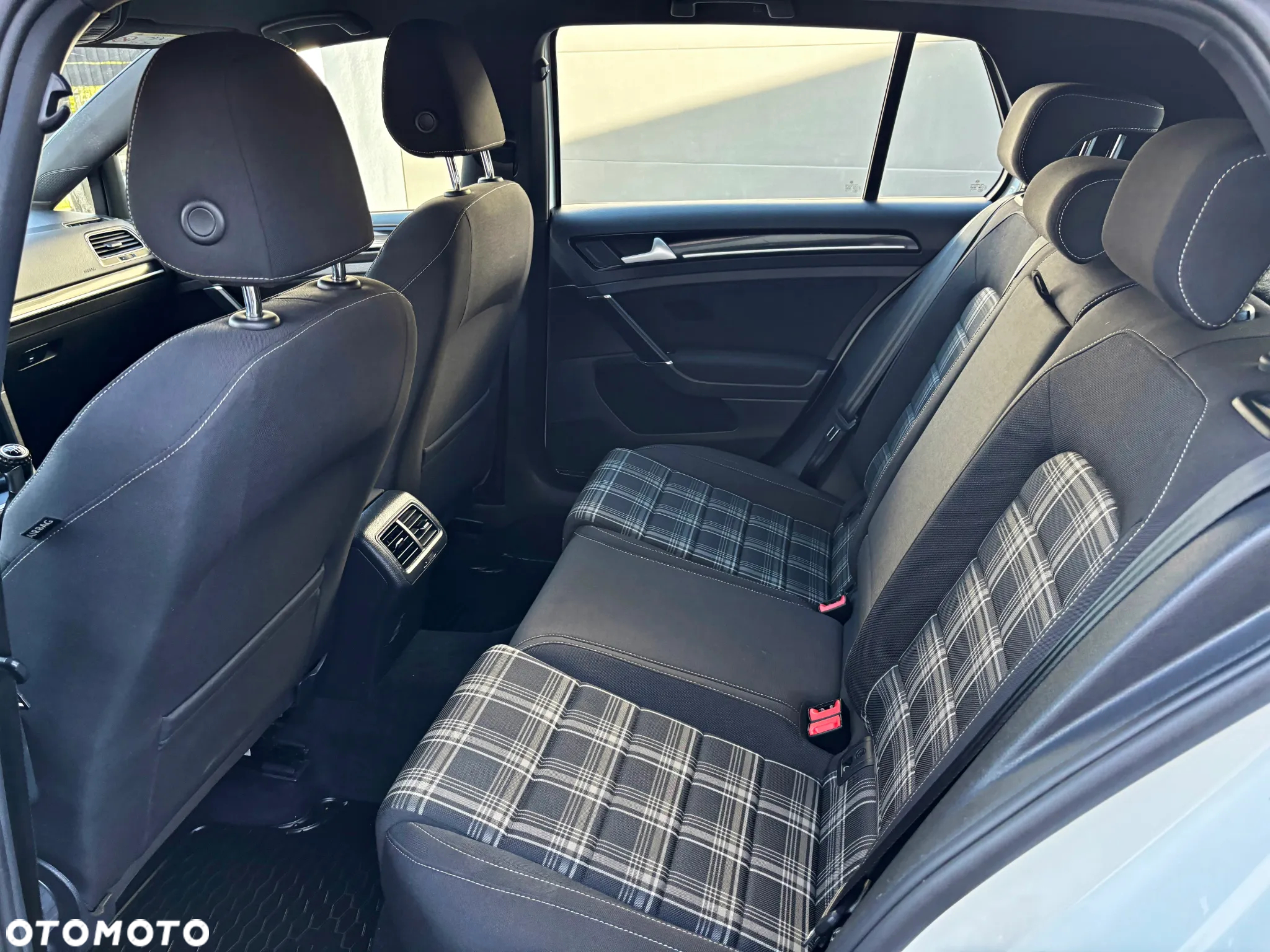 Volkswagen Golf VII 2.0 TDI BMT GTD - 13