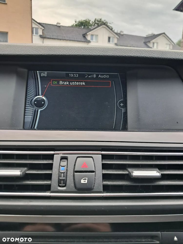 BMW Seria 5 520d xDrive - 17