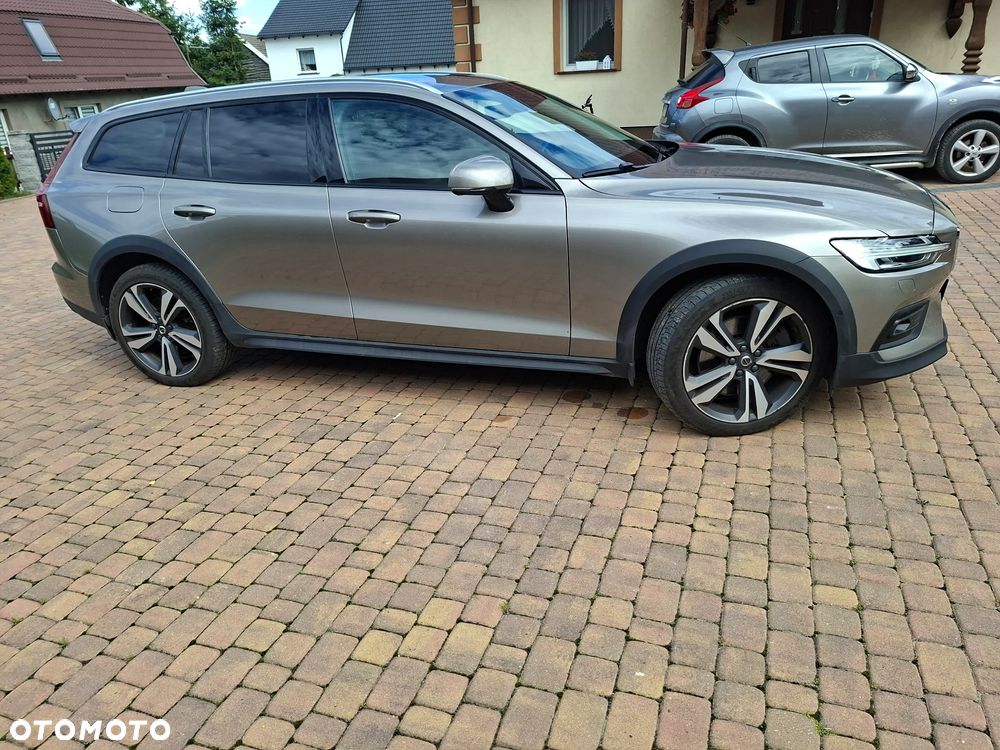 Volvo V60 Cross Country B4 D AWD Geartronic Pro - 4