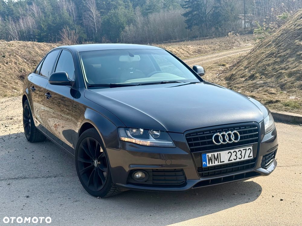 Audi A4 Limousine - 1