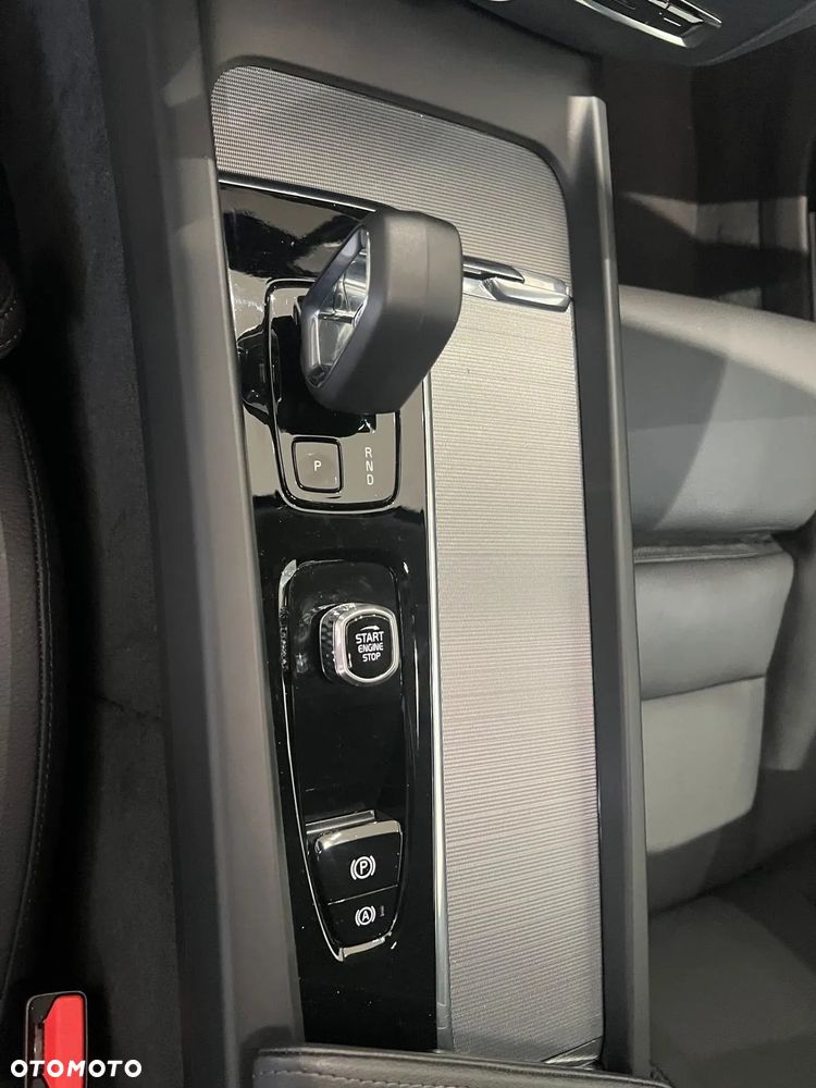 Volvo V60 B4 B DKG Plus Dark - 9