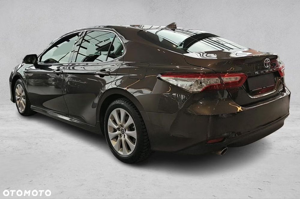 Toyota Camry Executive - 2