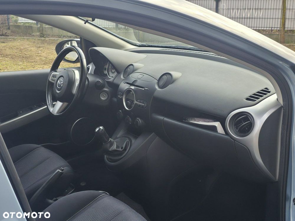 Mazda 2 - 10