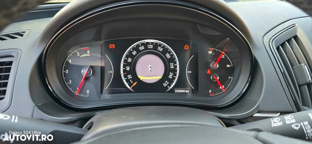 Opel Insignia - 15