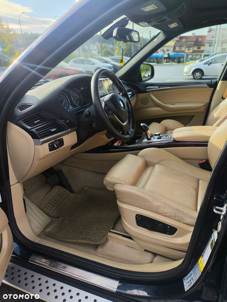BMW X5 4.8i - 4