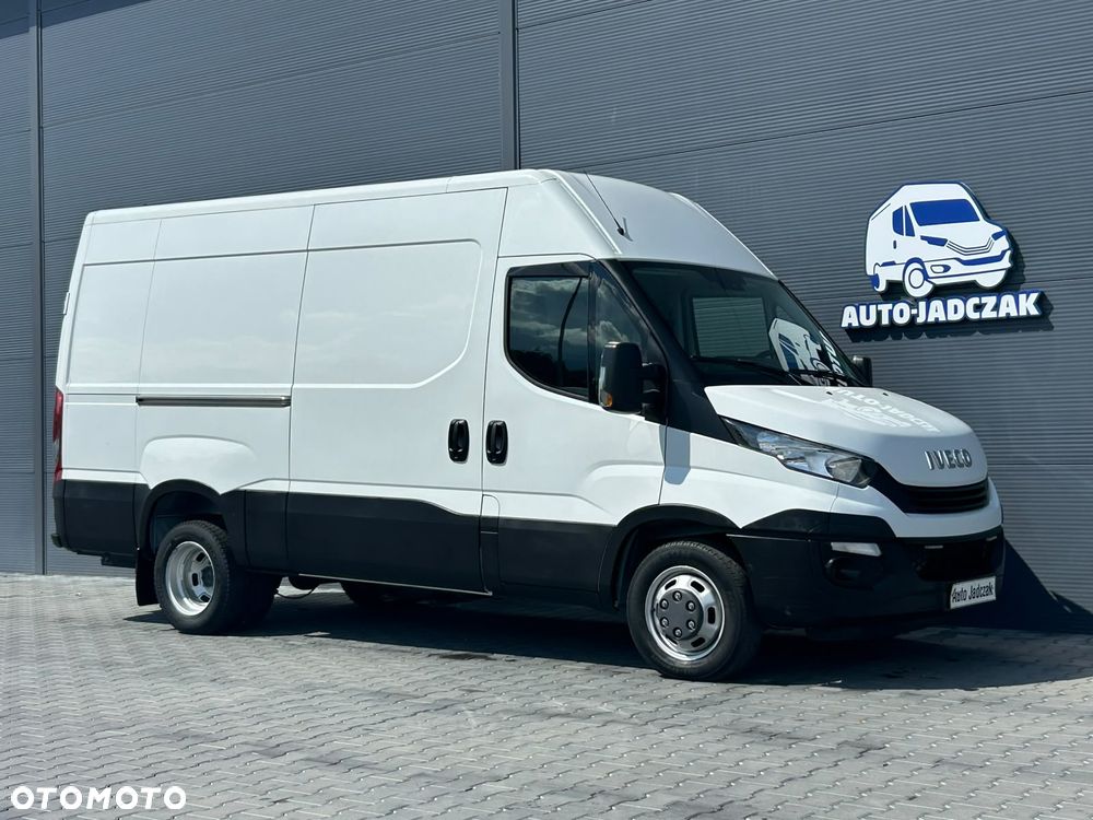 Iveco Daily 35C18 3.0 HPI L3H2 Średniak **Tylko 54tyś. km.**KLIMA**Hak 3,5t.**NA BLIŹNIAKACH**Sprowadzony**2018R** - 2