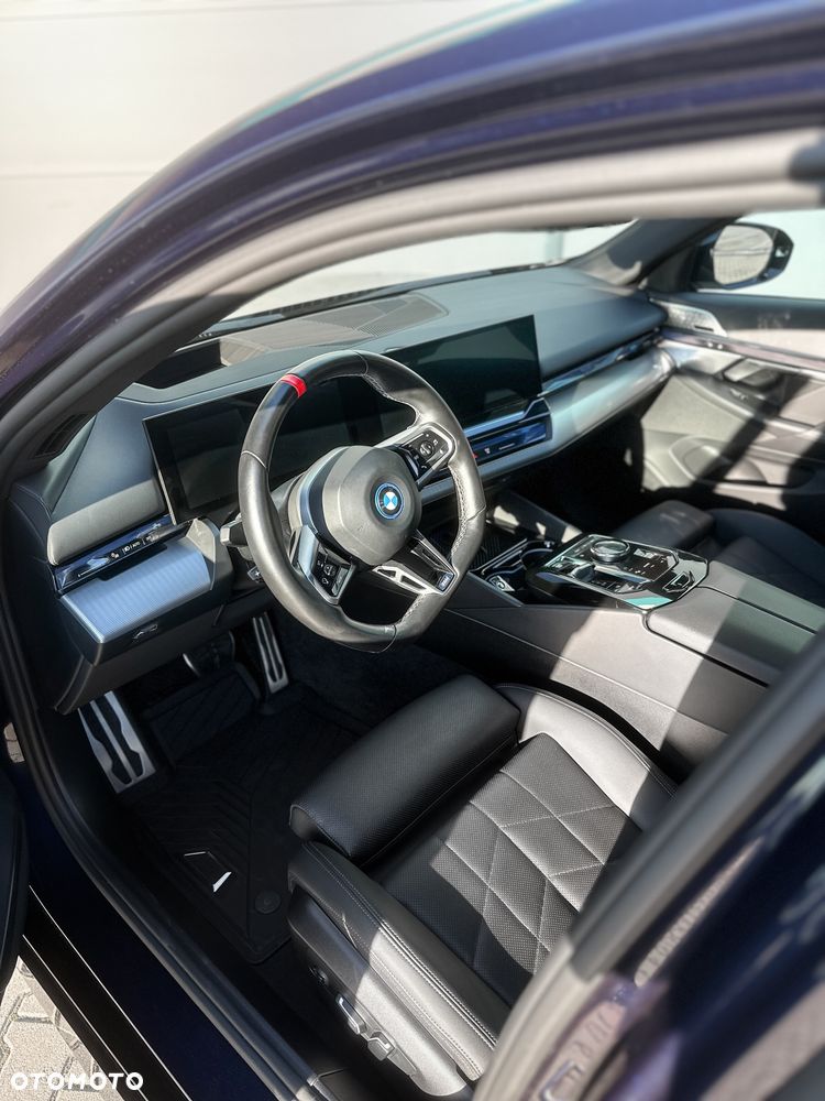 BMW i5 83.9kWh M60 xDrive - 13