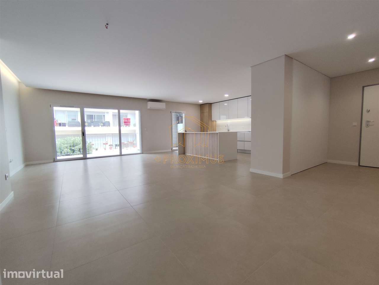 Apartamento T2 c/ garagem - Figueira da Foz - Grande imagem: 2/8