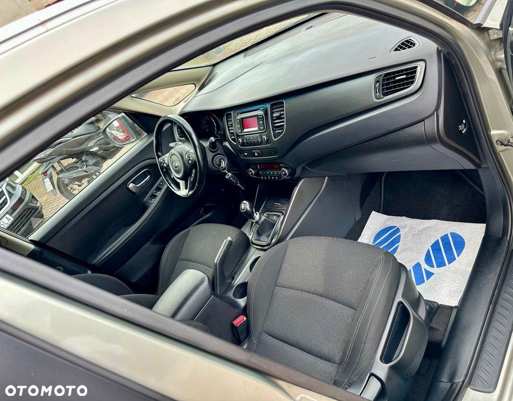 Kia Carens 1.6 GDI Dream-Team Edition - 12