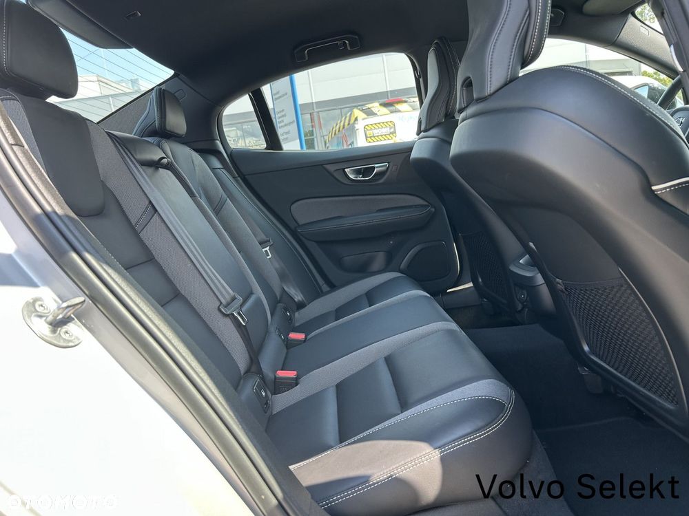 Volvo S60 - 25