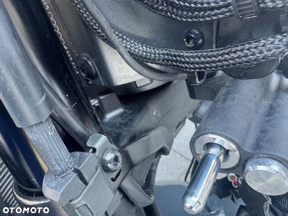 Yamaha MT - 12