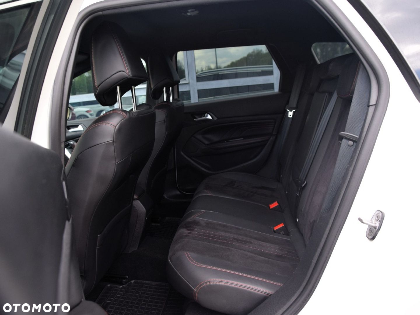 Peugeot 308 - 8