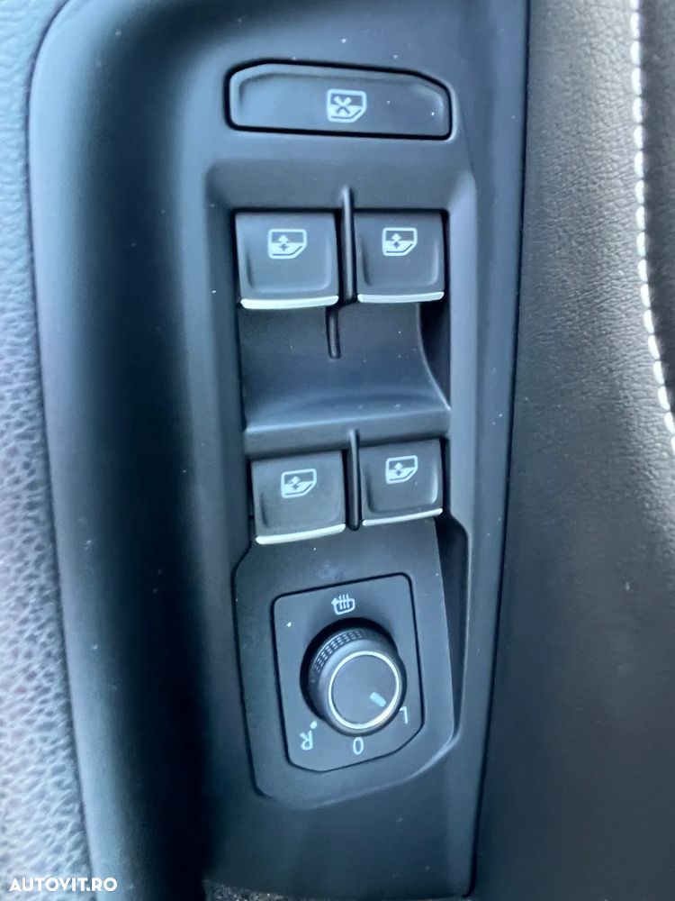 Volkswagen Passat 2.0 TDI DSG Highline - 14