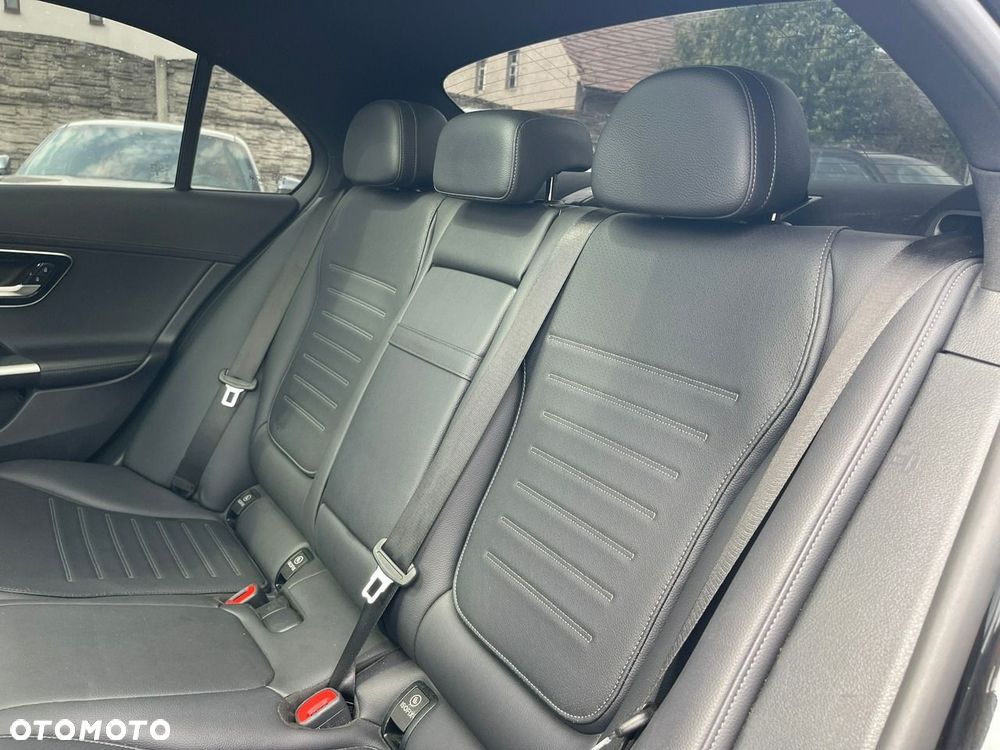 Mercedes-Benz Klasa C 300 4Matic 9G-TRONIC AMG Line - 9