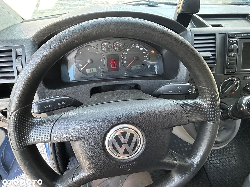 Volkswagen Caravelle - 22