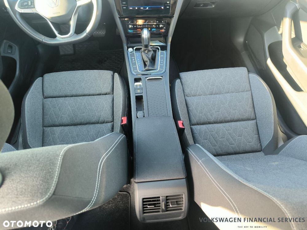 Volkswagen Passat - 11